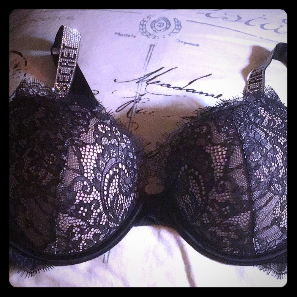 Victoria’s Secret Very Sexy Push Up bra